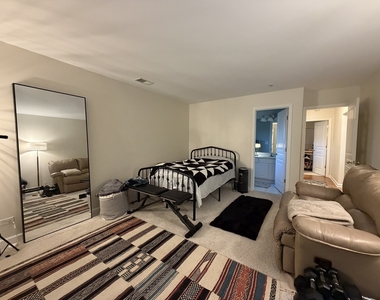 1635 N Milwaukee Avenue - Photo Thumbnail 14