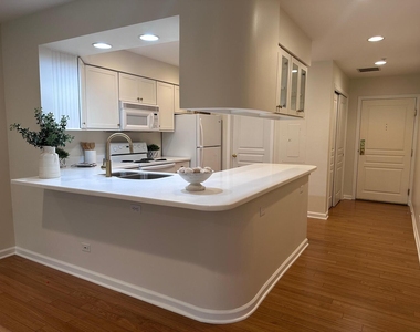 1635 N Milwaukee Avenue - Photo Thumbnail 5