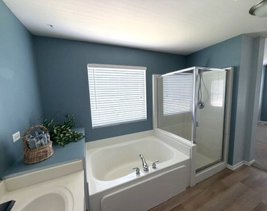 1226 Bradford Lane - Photo Thumbnail 13