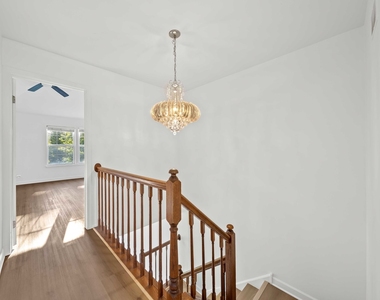 1239 S Wellington Court - Photo Thumbnail 8