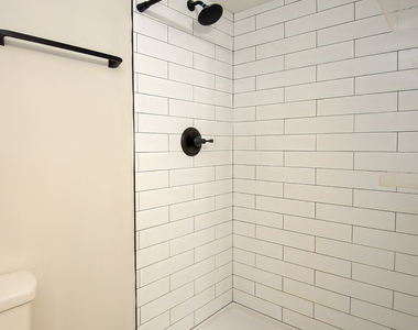 3505 N Sheffield Avenue - Photo Thumbnail 14