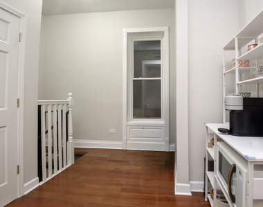 3505 N Sheffield Avenue - Photo Thumbnail 6