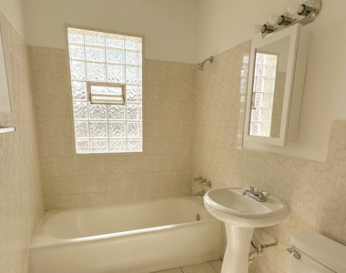 10236 S Sangamon Street - Photo Thumbnail 2