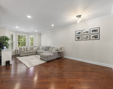 808 Shandrew Drive - Photo Thumbnail 1