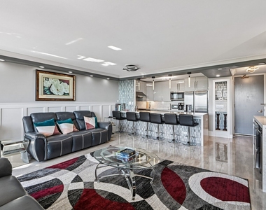 400 E Randolph Street - Photo Thumbnail 2