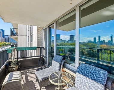 400 E Randolph Street - Photo Thumbnail 16