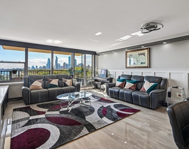 400 E Randolph Street - Photo Thumbnail 1