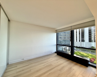 900 N Lake Shore Drive - Photo Thumbnail 13