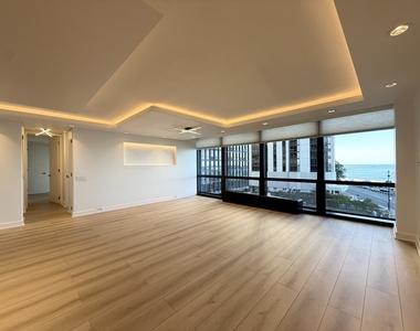 900 N Lake Shore Drive - Photo Thumbnail 1