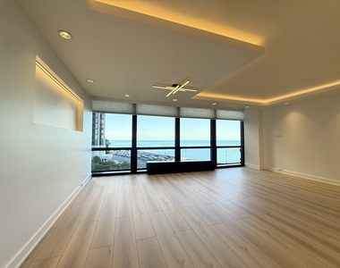 900 N Lake Shore Drive - Photo Thumbnail 2