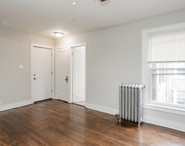 6949 S Paxton Avenue - Photo Thumbnail 3