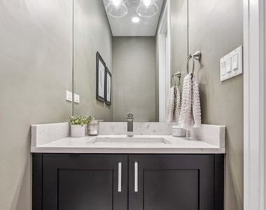 1739 N Humboldt Boulevard - Photo Thumbnail 8
