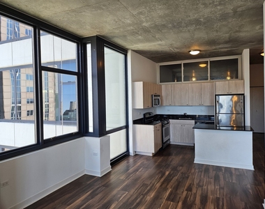 235 W Van Buren Street - Photo Thumbnail 14