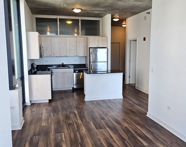 235 W Van Buren Street - Photo Thumbnail 9