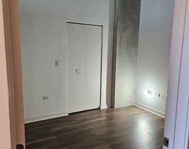 235 W Van Buren Street - Photo Thumbnail 15