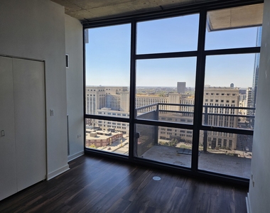 235 W Van Buren Street - Photo Thumbnail 11