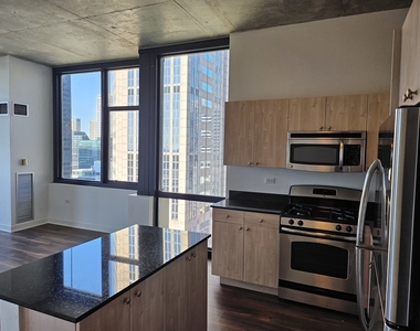 235 W Van Buren Street - Photo Thumbnail 7