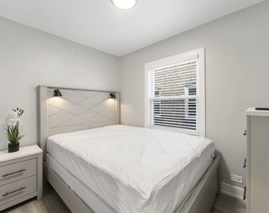 5347 W Gladys Avenue - Photo Thumbnail 13