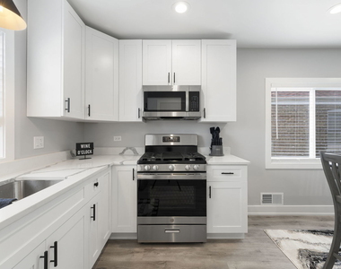 5347 W Gladys Avenue - Photo Thumbnail 5