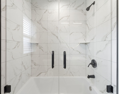 5347 W Gladys Avenue - Photo Thumbnail 8