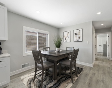 5347 W Gladys Avenue - Photo Thumbnail 6