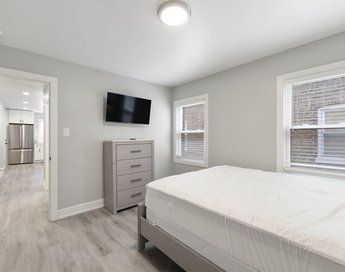 5347 W Gladys Avenue - Photo Thumbnail 14