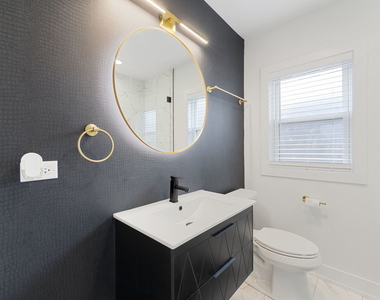 5347 W Gladys Avenue - Photo Thumbnail 9