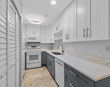 519 Roma Court - Photo Thumbnail 10