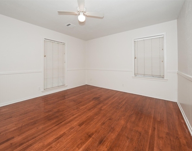 9519 Val Verde Street - Photo Thumbnail 17