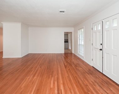 9519 Val Verde Street - Photo Thumbnail 5