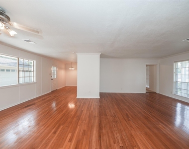 9519 Val Verde Street - Photo Thumbnail 4