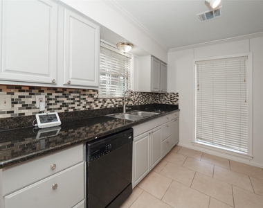 9519 Val Verde Street - Photo Thumbnail 14
