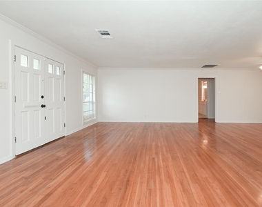 9519 Val Verde Street - Photo Thumbnail 6