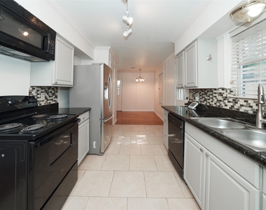 9519 Val Verde Street - Photo Thumbnail 11