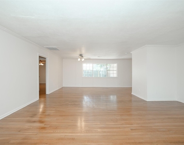 9519 Val Verde Street - Photo Thumbnail 9