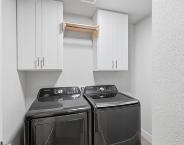 6422 Woodbrook Lane - Photo Thumbnail 13