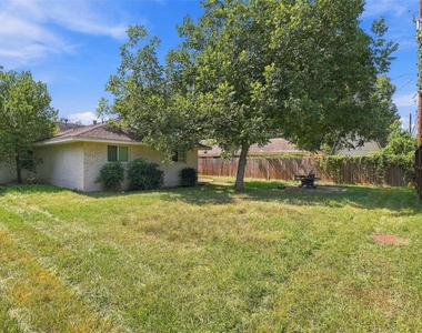 6422 Woodbrook Lane - Photo Thumbnail 15
