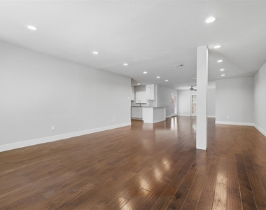 6422 Woodbrook Lane - Photo Thumbnail 2