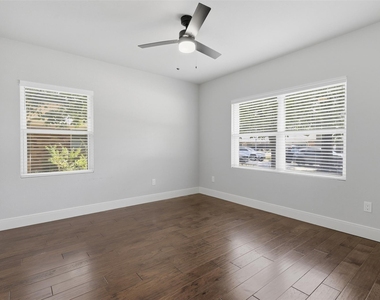 6422 Woodbrook Lane - Photo Thumbnail 9