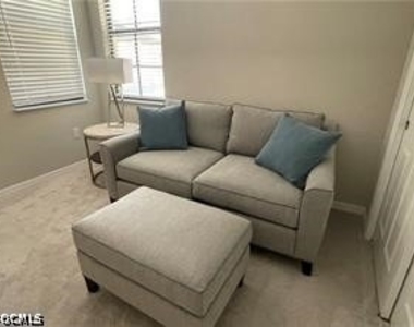 10529 Casella Way - Photo Thumbnail 5