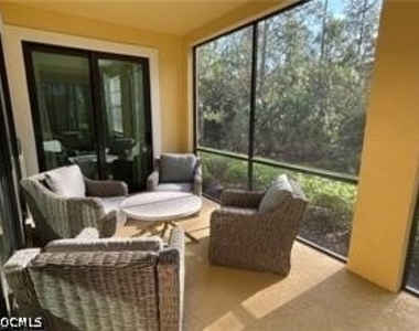 10529 Casella Way - Photo Thumbnail 7