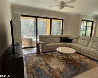 10529 Casella Way - Photo Thumbnail 6