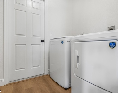 323 Nw 10th Street - Photo Thumbnail 16