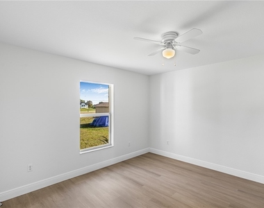 323 Nw 10th Street - Photo Thumbnail 24