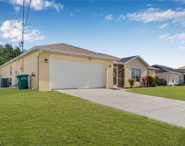 323 Nw 10th Street - Photo Thumbnail 19