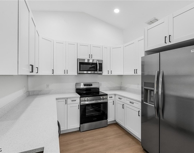 323 Nw 10th Street - Photo Thumbnail 27