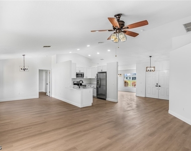 323 Nw 10th Street - Photo Thumbnail 25