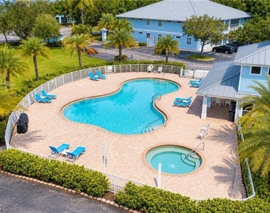 1080 Hancock Creek South Boulevard - Photo Thumbnail 16