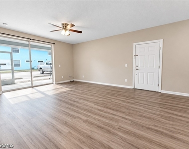 1080 Hancock Creek South Boulevard - Photo Thumbnail 5