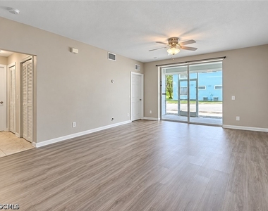 1080 Hancock Creek South Boulevard - Photo Thumbnail 4
